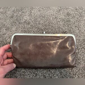 Hobo Lauren wallet clutch gray